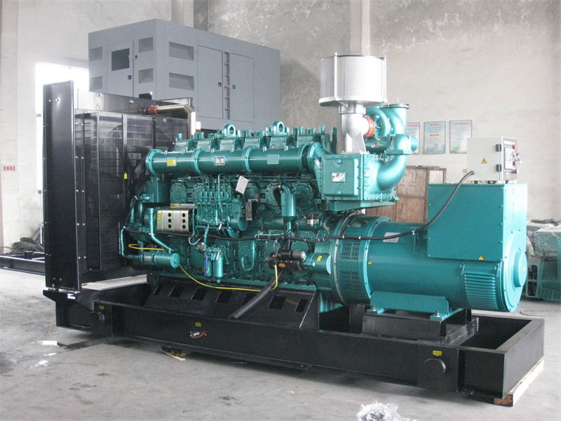 沛县200KW 柴油发电机的油耗是多少？