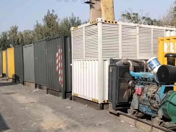 沛县200KW柴油发电机机组每小时油耗是多少？